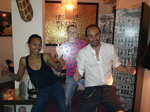 Zoe Saldana and designer Francesco Scognamiglio did their best Terry Richardson impressions.
Source: Twitter user FRASCOGNAMIGLIO
Zoe Saldana and designer Francesco Scognamiglio did their best Terry Richardson impressions.
Source: Twitter user FRASCOGNAMIGLIO