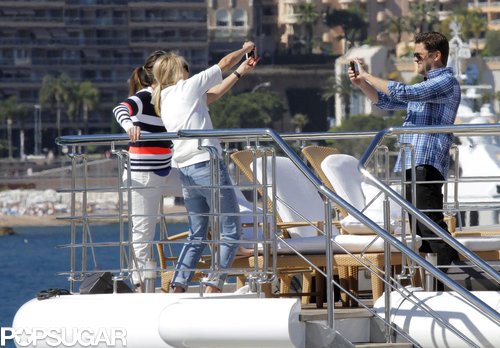 Cameron Diaz Snaps a Selfie Before Hopping on a Helicopter Cameron Diaz Snaps a Selfie Before Hopping on a Helicopter