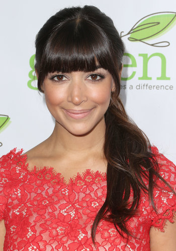 Hannah Simone separated her blunt bangs out before securing her hair in a ponytail. To make sure you get all the short hairs out, hold hair back loosely and comb the short, loose hairs forward.
Hannah Simone separated her blunt bangs out before securing her hair in a ponytail. To make sure you get all the short hairs out, hold hair back loosely and comb the short, loose hairs forward.
