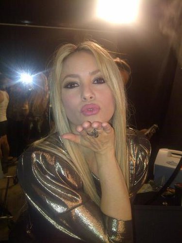 Shakira blew a kiss to her fans.
Source: Twitter user shakira
Shakira blew a kiss to her fans.
Source: Twitter user shakira