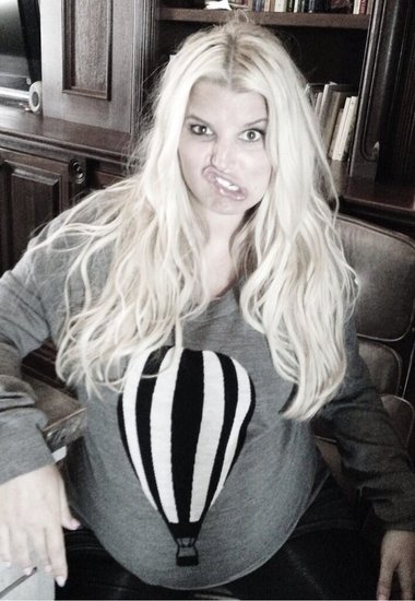 Before giving birth to her son, Ace, Jessica Simpson shared a photo of a "metaphor" in which she likened her growing baby bump to a hot air balloon.
Source: Twitter user JessicaSimpson
Before giving birth to her son, Ace, Jessica Simpson shared a photo of a "metaphor" in which she likened her growing baby bump to a hot air balloon.
Source: Twitter user JessicaSimpson