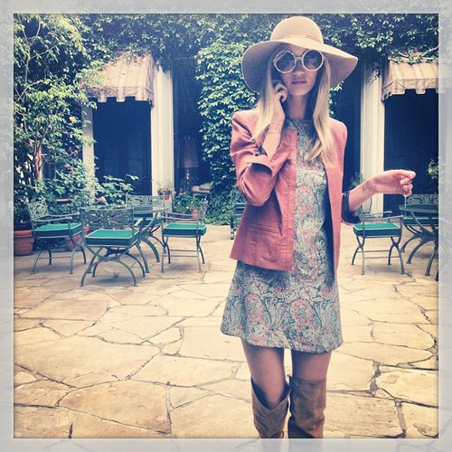 Rosie Huntington-Whiteley rocked a cool '70s-inspired look.
Source: Instagram user rosiehw
Rosie Huntington-Whiteley rocked a cool '70s-inspired look.
Source: Instagram user rosiehw