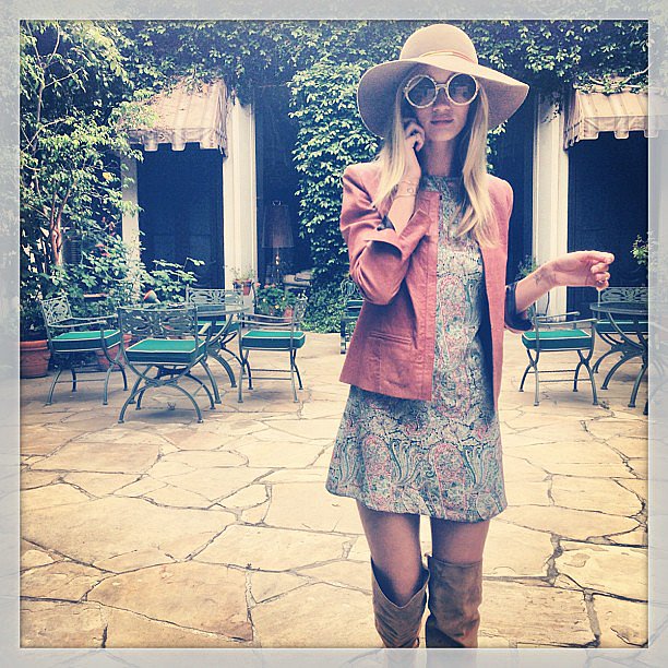Rosie Huntington-Whiteley rocked a cool '70s-inspired look.
Source: Instagram user rosiehw
Rosie Huntington-Whiteley rocked a cool '70s-inspired look.
Source: Instagram user rosiehw