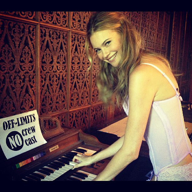 Behati Prinsloo got sneaky while on set.
Source: Instagram user behatiiprinsloo
Behati Prinsloo got sneaky while on set.
Source: Instagram user behatiiprinsloo