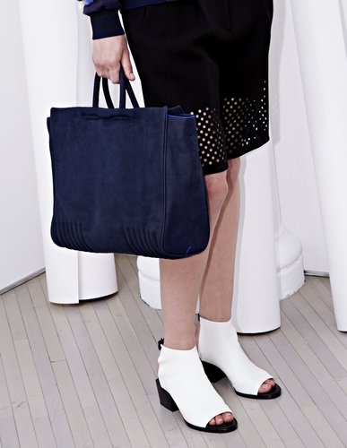3.1 Phillip Lim Resort 2014
Photo courtesy of 3.1 Phillip Lim
3.1 Phillip Lim Resort 2014
Photo courtesy of 3.1 Phillip Lim