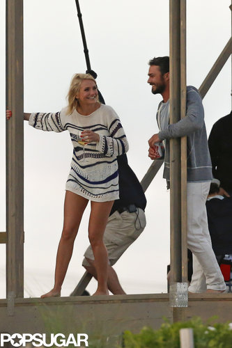 Cameron Diaz Flaunts Her Long Legs While Filming a Flirty Scene Cameron Diaz Flaunts Her Long Legs While Filming a Flirty Scene