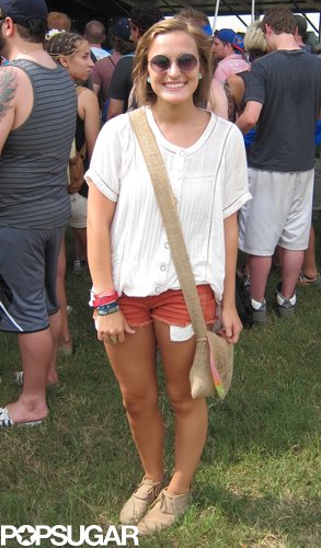 We loved Lauren's low-slung crossbody bag paired with old-school round sunglasses and coral-colored shorts.
We loved Lauren's low-slung crossbody bag paired with old-school round sunglasses and coral-colored shorts.