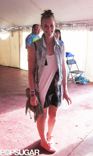Phoebe's light denim vest and fringe-laden bag took a simple white dress from Summer ready to concert perfect.
Phoebe's light denim vest and fringe-laden bag took a simple white dress from Summer ready to concert perfect.