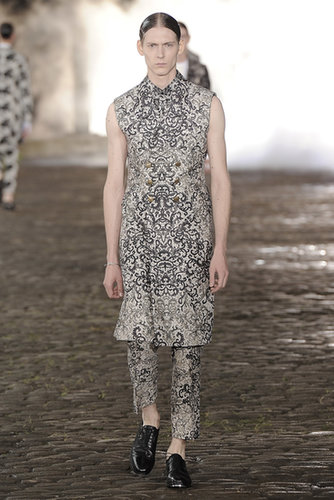 Alexander McQueen Spring 2014
Alexander McQueen Spring 2014