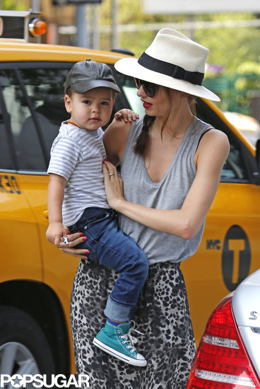 Miranda Kerr took Flynn out for a morning walk in NYC.
Miranda Kerr took Flynn out for a morning walk in NYC.