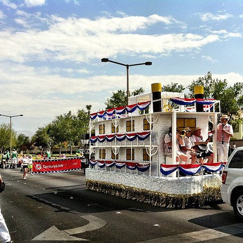 Attend an Independence Day Parade Attend an Independence Day Parade