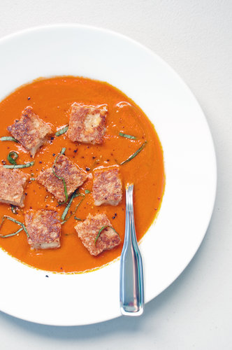 Spicy Tomato Soup with Grilled Cheese Croutons Spicy Tomato Soup with Grilled Cheese Croutons