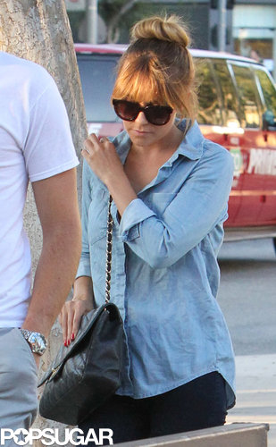 Lauren Conrad carried a Chanel handbag.
Lauren Conrad carried a Chanel handbag.