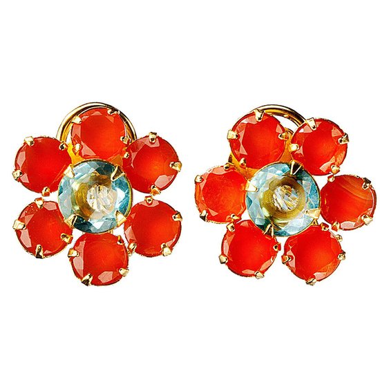 Pearl studs might be the epitome of preppy American jewelry, but we're all for mixing things up. Finish off your Fourth of July ensemble with Bounkit's floral sparklers ($185).
Pearl studs might be the epitome of preppy American jewelry, but we're all for mixing things up. Finish off your Fourth of July ensemble with Bounkit's floral sparklers ($185).