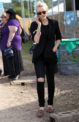 Carey Mulligan sported ripped jeans.
Carey Mulligan sported ripped jeans.