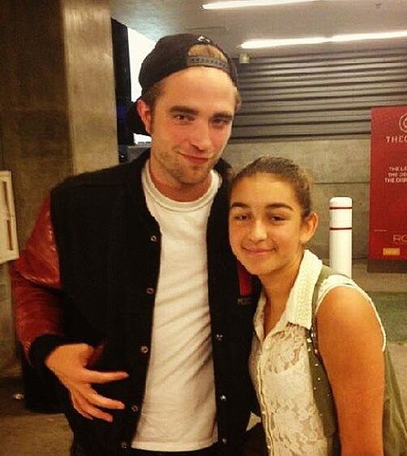 Robert Pattinson greeted a fan at Beyoncé Knowles's LA concert.
Source: honugirl88
Robert Pattinson greeted a fan at Beyoncé Knowles's LA concert.
Source: honugirl88