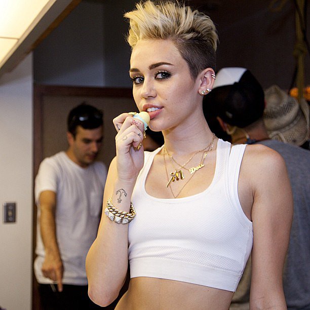 Miley Cyrus showed off her love for Eos lip balm.
Source: Instagram user mileycyrus Miley Cyrus showed off her love for Eos lip balm.
Source: Instagram user mileycyrus