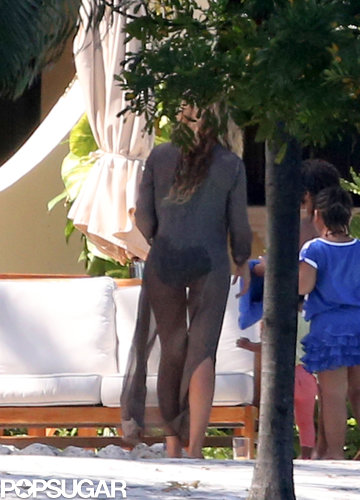 Exclusive: Beyoncé and Blue Ivy Relax Poolside in Miami! Exclusive: Beyoncé and Blue Ivy Relax Poolside in Miami!