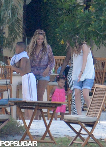 Exclusive: Beyoncé and Blue Ivy Relax Poolside in Miami! Exclusive: Beyoncé and Blue Ivy Relax Poolside in Miami!