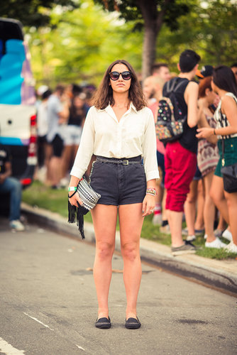 It doesn't take much for notice-me Summer style; just a classic button-down, high-waisted shorts, and an eclectic bag made this look.
Source: Bryan Derballa
It doesn't take much for notice-me Summer style; just a classic button-down, high-waisted shorts, and an eclectic bag made this look.
Source: Bryan Derballa