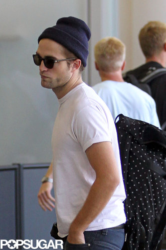 Robert Pattinson Touches Down in Toronto For a Stint on Set Robert Pattinson Touches Down in Toronto For a Stint on Set