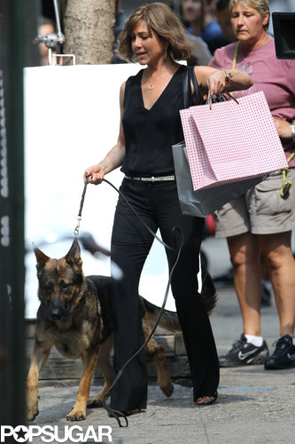 On July 17, Jennifer Aniston walked a dog on the Squirrels to the Nuts set.
On July 17, Jennifer Aniston walked a dog on the Squirrels to the Nuts set.