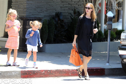 Jennifer Garner Takes Her Girls Out For Ice Cream Jennifer Garner Takes Her Girls Out For Ice Cream