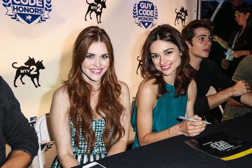 Crystal Reed and Holland Roden sat together at MTV2's Party in the Park.
Crystal Reed and Holland Roden sat together at MTV2's Party in the Park.