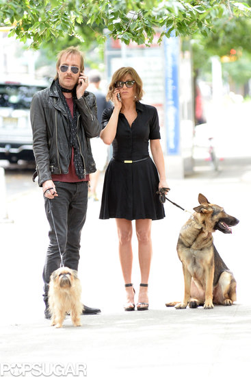 Jennifer Aniston and Rhys Ifans fielded phone calls and handled dogs on set in NYC on July 31.
Jennifer Aniston and Rhys Ifans fielded phone calls and handled dogs on set in NYC on July 31.