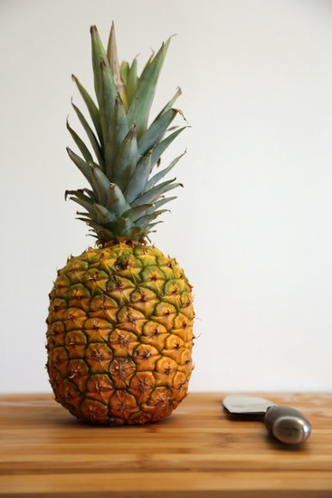 Learn to Cut Pineapple, in Pictures Learn to Cut Pineapple, in Pictures