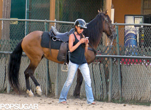 Victoria Beckham Is on a Horse! Victoria Beckham Is on a Horse!