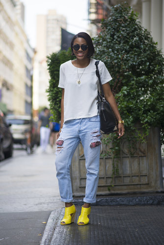 Because bright yellow heels are always more fun.
Source: Le 21ème | Adam Katz Sinding
Because bright yellow heels are always more fun.
Source: Le 21ème | Adam Katz Sinding