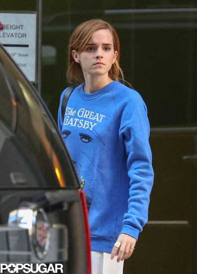 Emma Watson showed off her love of reading in a blue Great Gastby sweatshirt.
Emma Watson showed off her love of reading in a blue Great Gastby sweatshirt.