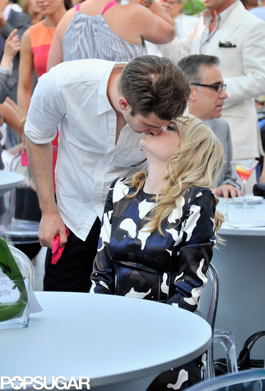 Andrew Garfield gave Emma Stone a sweet kiss at a breast cancer benefit honoring her mom in New Jersey in May 2013.
Andrew Garfield gave Emma Stone a sweet kiss at a breast cancer benefit honoring her mom in New Jersey in May 2013.