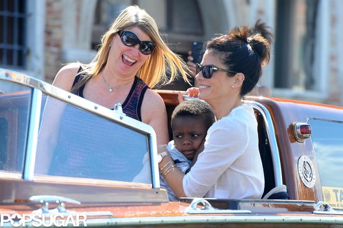 Sandra Bullock and George Clooney Cruise Into Venice Sandra Bullock and George Clooney Cruise Into Venice