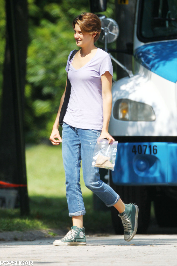 Shailene Woodley kept things casual while on the set for The Fault in Our Stars. Shailene Woodley kept things casual while on the set for The Fault in Our Stars.