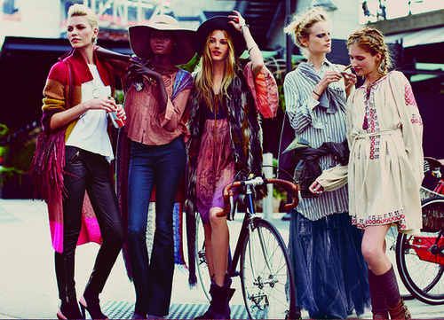 The models photographed by Anna Palma.
Photo courtesy of Free People
The models photographed by Anna Palma.
Photo courtesy of Free People