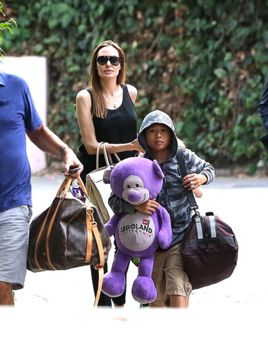 Angelina Jolie walked with Pax and the twins in Santa Barbara.
Angelina Jolie walked with Pax and the twins in Santa Barbara.