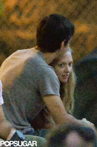 Justin Long Plants a Kiss on Amanda Seyfried — and Her Dog Finn! Justin Long Plants a Kiss on Amanda Seyfried — and Her Dog Finn!
