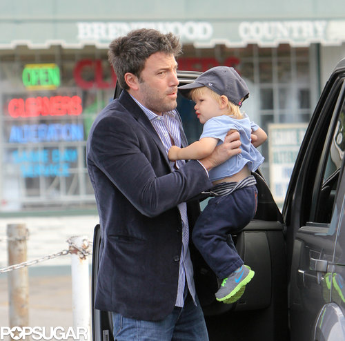 Ben Affleck Suits Up For Daddy Duty as Jennifer Garner Heads Home Ben Affleck Suits Up For Daddy Duty as Jennifer Garner Heads Home