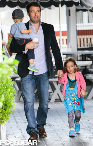 Ben Affleck Suits Up For Daddy Duty as Jennifer Garner Heads Home Ben Affleck Suits Up For Daddy Duty as Jennifer Garner Heads Home