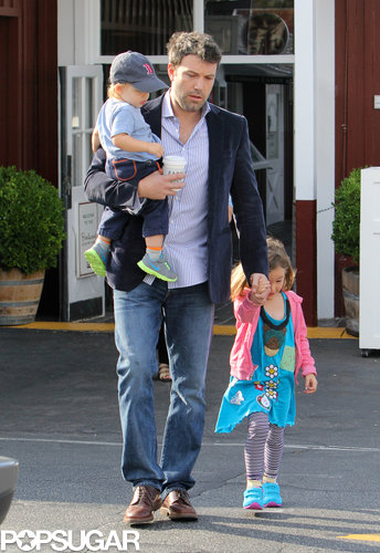 Ben Affleck Suits Up For Daddy Duty as Jennifer Garner Heads Home Ben Affleck Suits Up For Daddy Duty as Jennifer Garner Heads Home