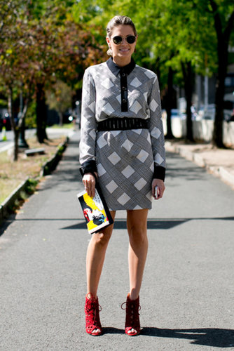 Red heels made this shirtdress a head-turner.
Red heels made this shirtdress a head-turner.