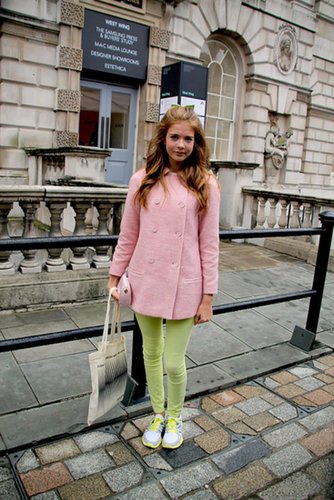 How exactly do you manage to look so charming in your sneakers?
Source: Hannah Freeman
How exactly do you manage to look so charming in your sneakers?
Source: Hannah Freeman