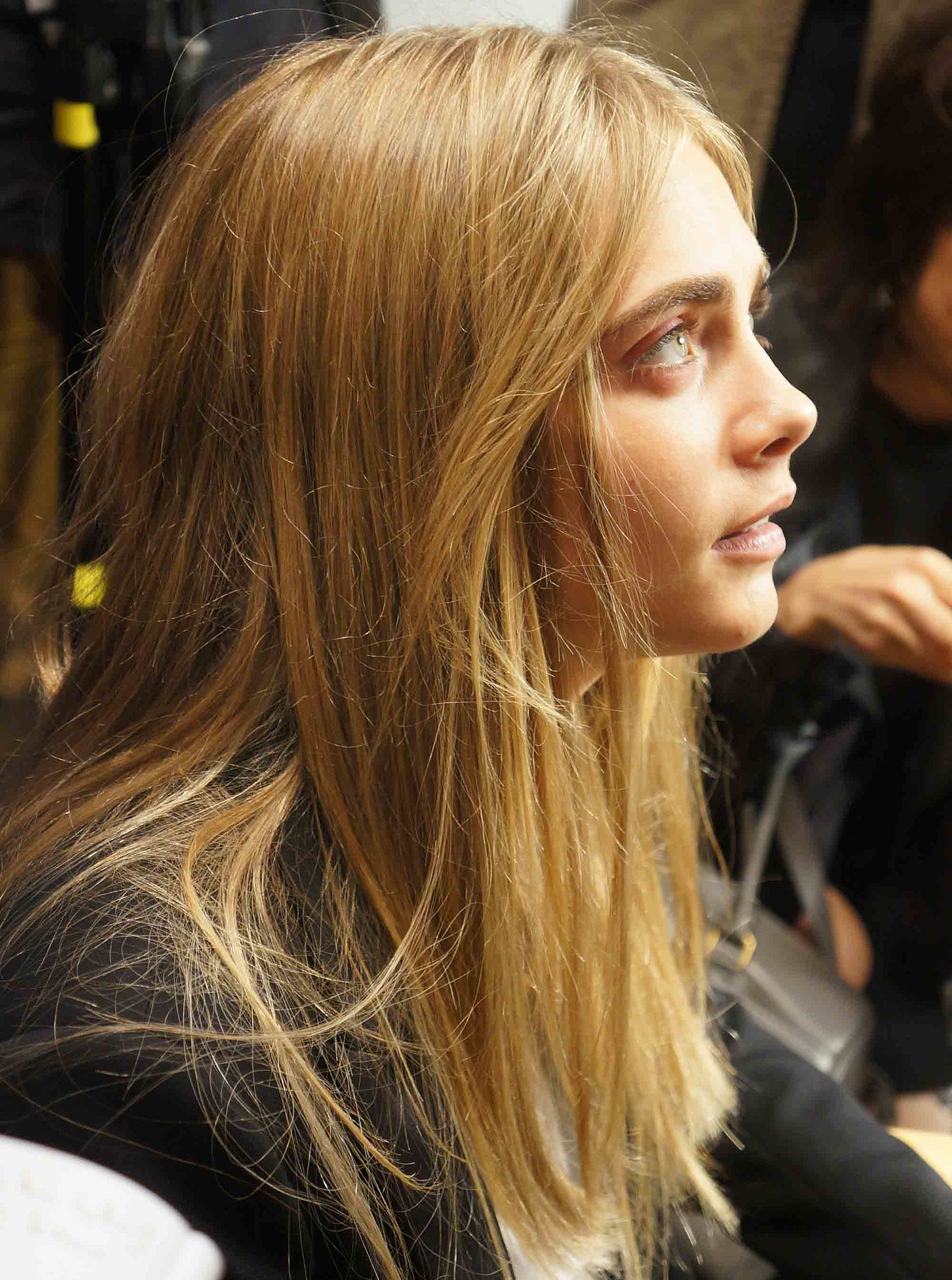 Cara-Delevingne-backstage-Burberry-Prorsum-Spring-2014.jpg