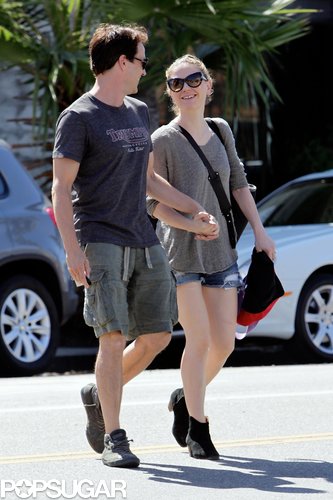 Anna Paquin held hands with Stephen Moyer.
Anna Paquin held hands with Stephen Moyer.