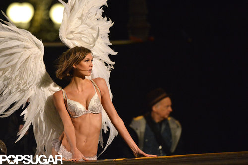 Work It: Victoria's Secret Models Brave the Cold in Tiny Lingerie Work It: Victoria's Secret Models Brave the Cold in Tiny Lingerie