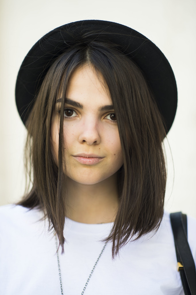A silky, straight lob looks beautiful tucked under a cap.
Source: Le 21ème | Adam Katz Sinding
A silky, straight lob looks beautiful tucked under a cap.
Source: Le 21ème | Adam Katz Sinding