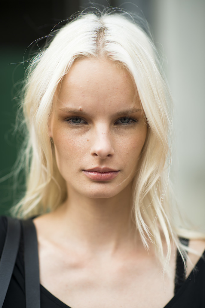 Nearly-white blond hair isn't a look most can pull off, but this woman rocks is flawlessly.
Source: Le 21ème | Adam Katz Sinding
Nearly-white blond hair isn't a look most can pull off, but this woman rocks is flawlessly.
Source: Le 21ème | Adam Katz Sinding