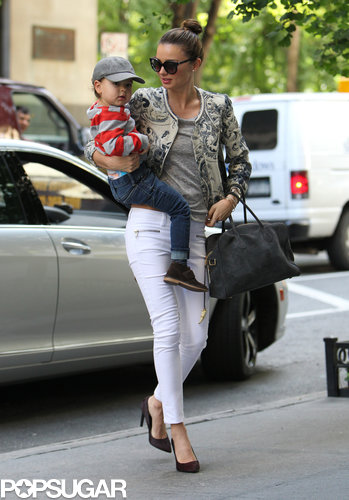 Miranda Kerr Spends the Morning With Her Tiny Techie, Flynn Bloom Miranda Kerr Spends the Morning With Her Tiny Techie, Flynn Bloom